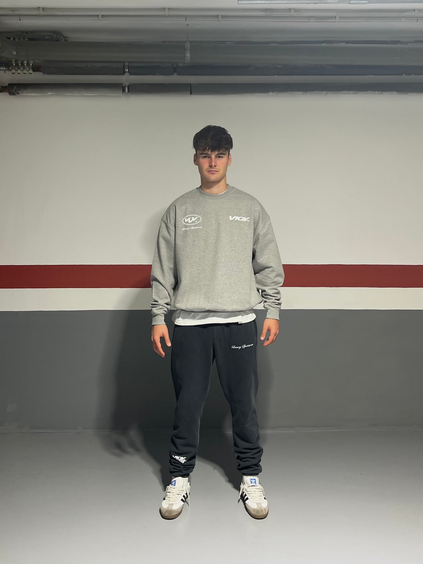 SIGNATURE SWEATSHIRT
