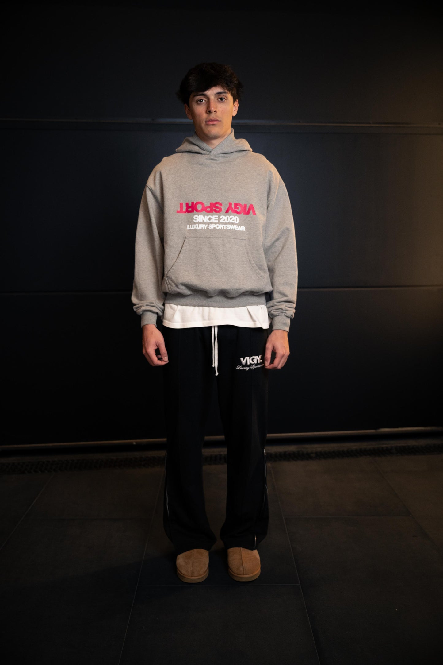 REVERSE LOGO HOODIE