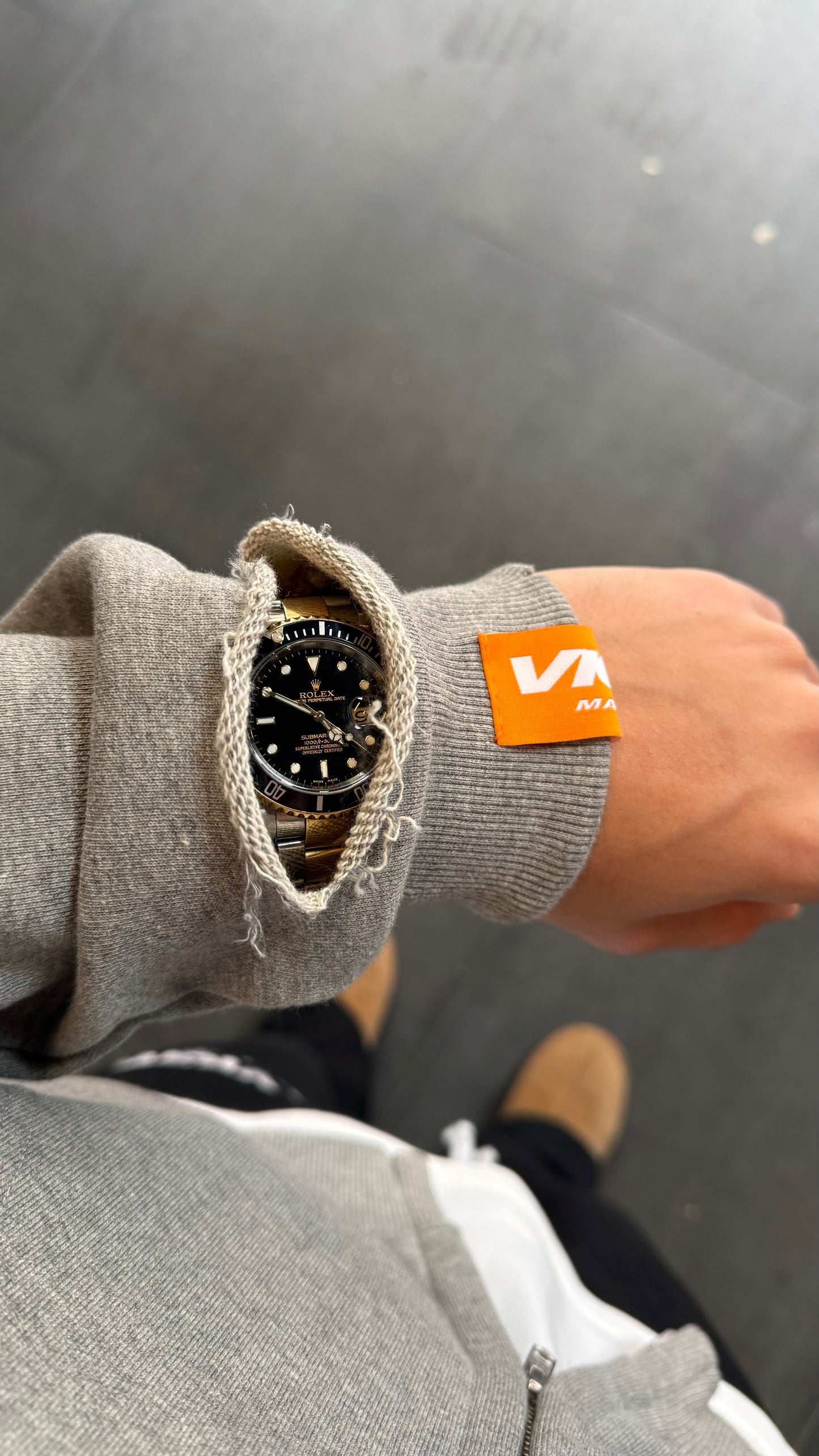 CLASSIC LOGO ZIPPED HOODIE