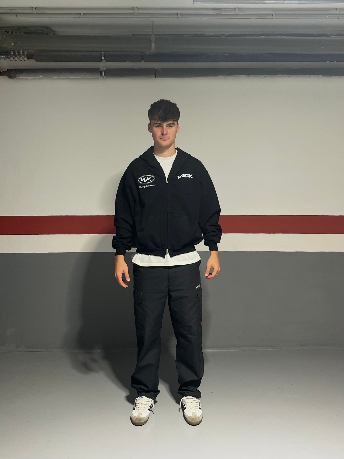 SIGNATURE ZIP HOODIE