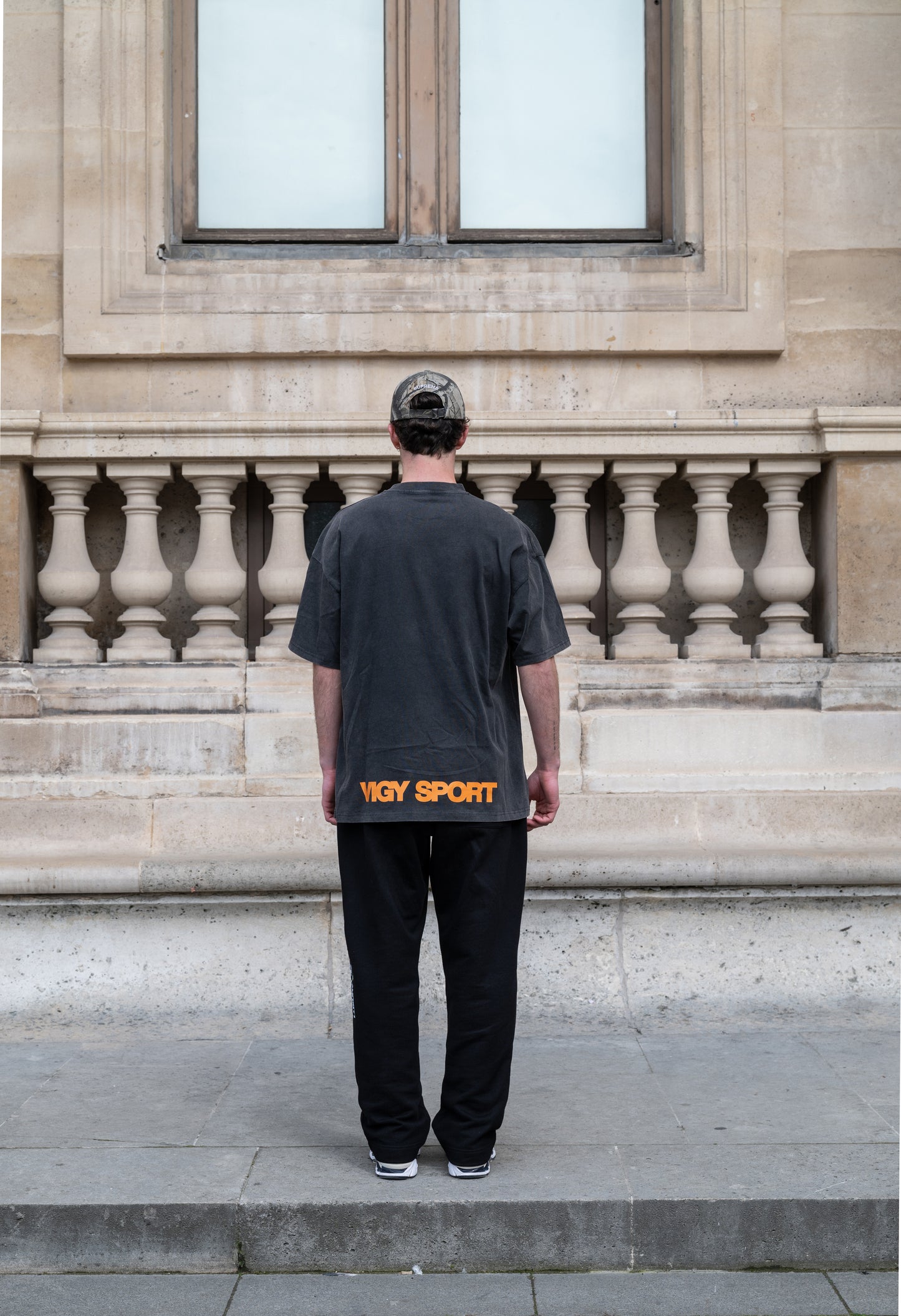 LOW LOGO T-SHIRT