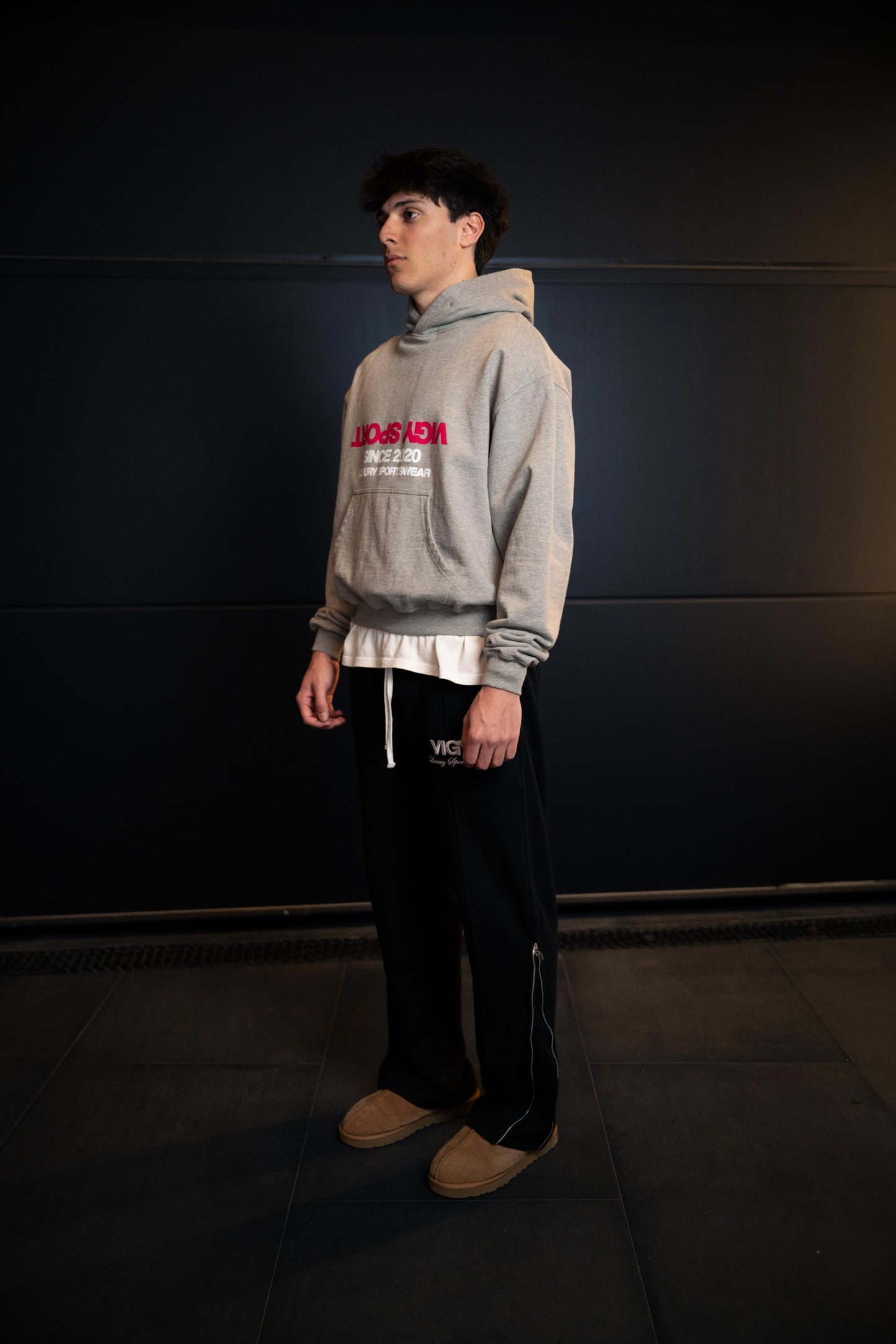 REVERSE LOGO HOODIE