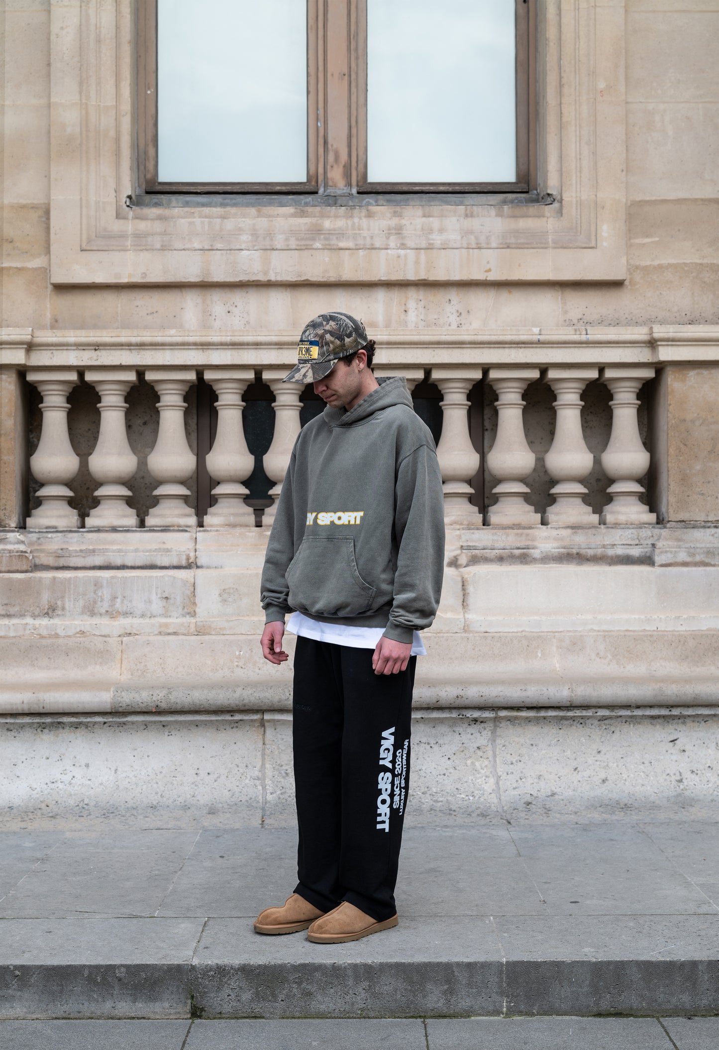 VARSITY LOGO HOODIE