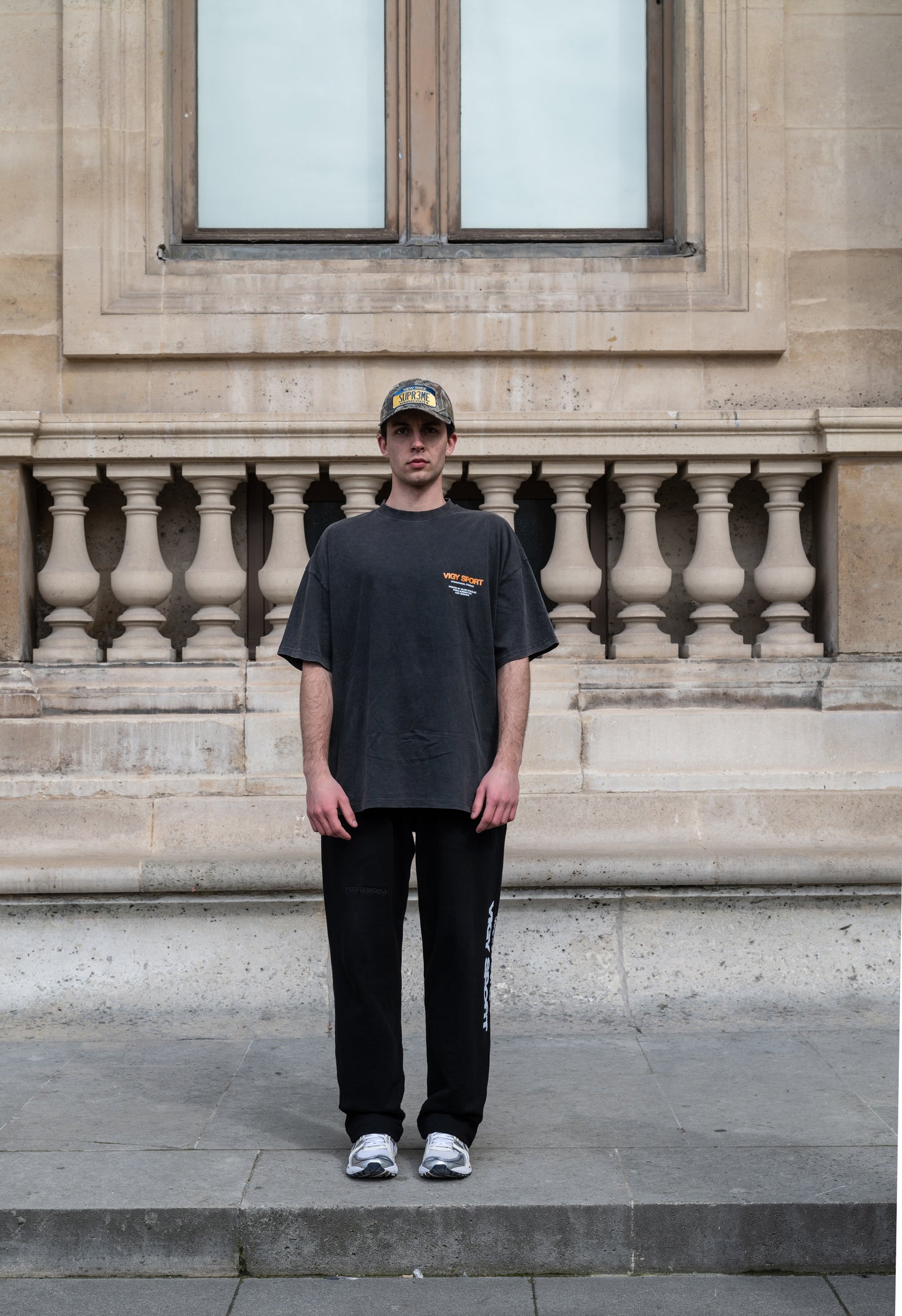 LOW LOGO T-SHIRT